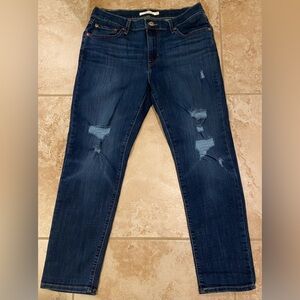 LEVI’S BOYFRIEND MID RISE DISTRESSED BLUE DENIM JEANS - SIZE 29 (W29, L27)